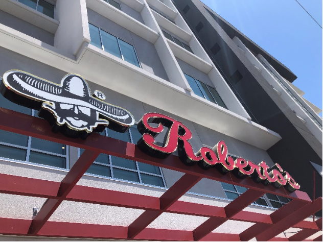 ROBERTO’S TACO SHOP OPENS AT UNIVERSITY GATEWAY ON MARYLAND PARKWAY