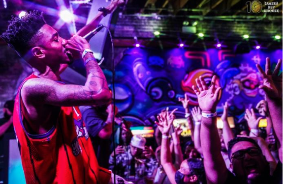 EMPORIUM ARCADE BAR CHICAGO HOSTS LIVE CONCERT TO CELEBRATE 10-YEAR ANNIVERSARY