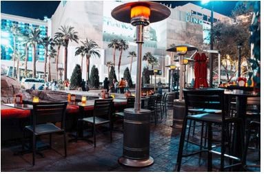 SMOKED BURGERS & BBQ OFFERS CASUAL VENUE COMPLETE WITH LAS VEGAS STRIP PATIO DINING FOR GROUPS UP TO 225