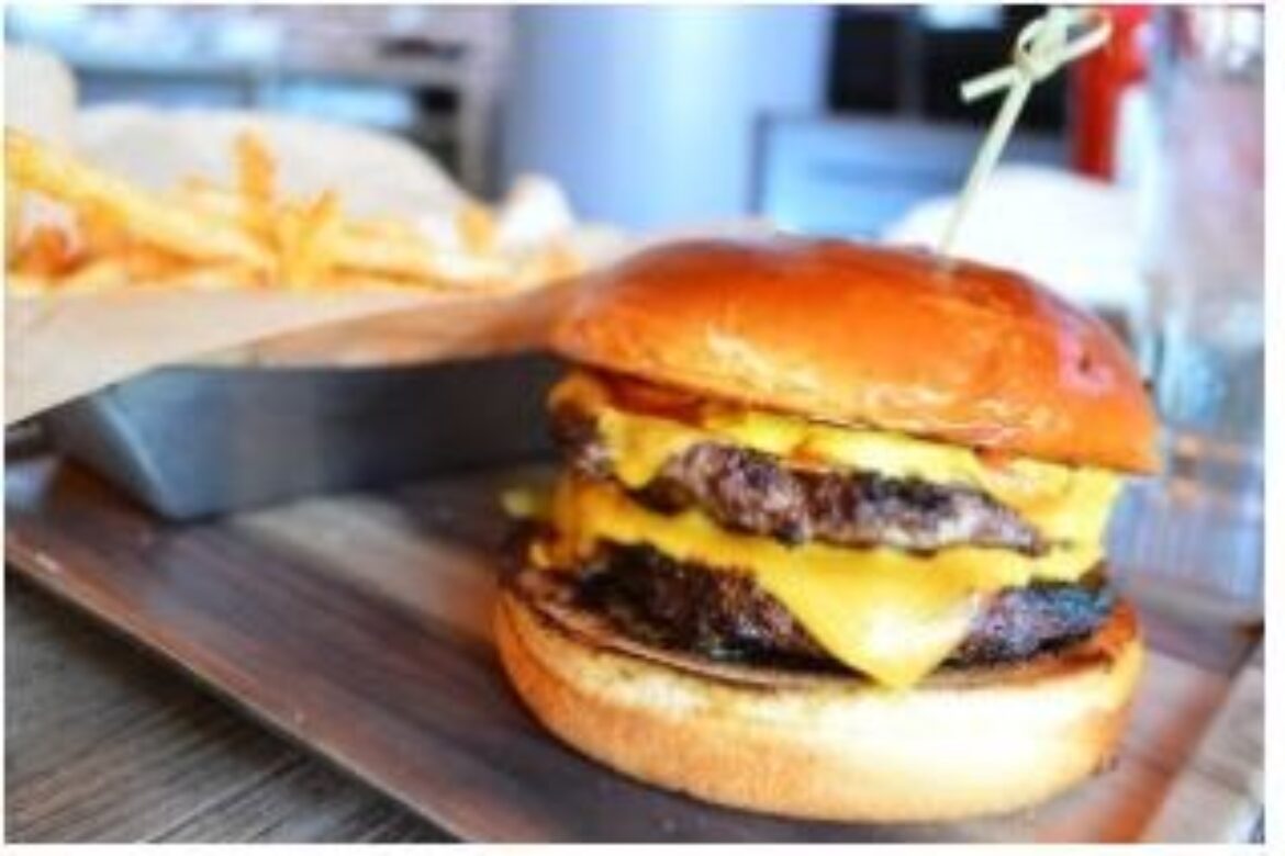 SMOKED BURGERS & BBQ AT THE FORUM SHOPS  ANNOUNCES FIRST-EVER CELEBRITY BURGER CHARITY PROGRAM