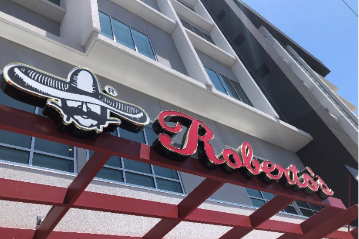 ROBERTO’S TACO SHOP OPENS AT UNIVERSITY GATEWAY ON MARYLAND PARKWAY