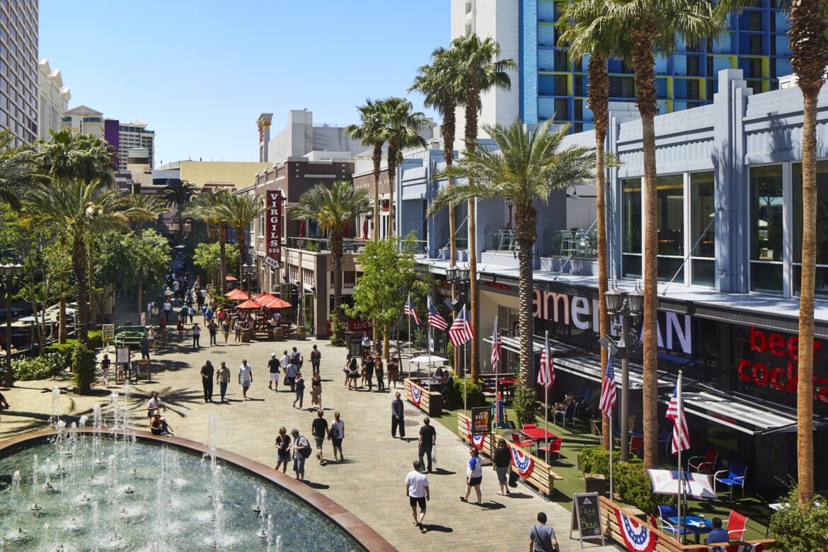 CELEBRATE NATIONAL EAT OUTSIDE DAY AT THE LINQ PROMENADE, AUG. 31