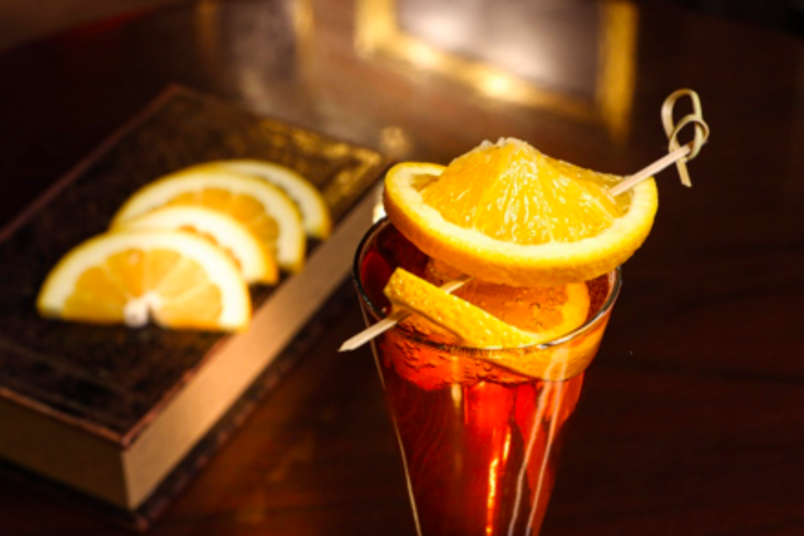 THE UNDERGROUND SPEAKEASY FEATURES LIVE MUSIC, COCKTAILS, MORE IN AUGUST