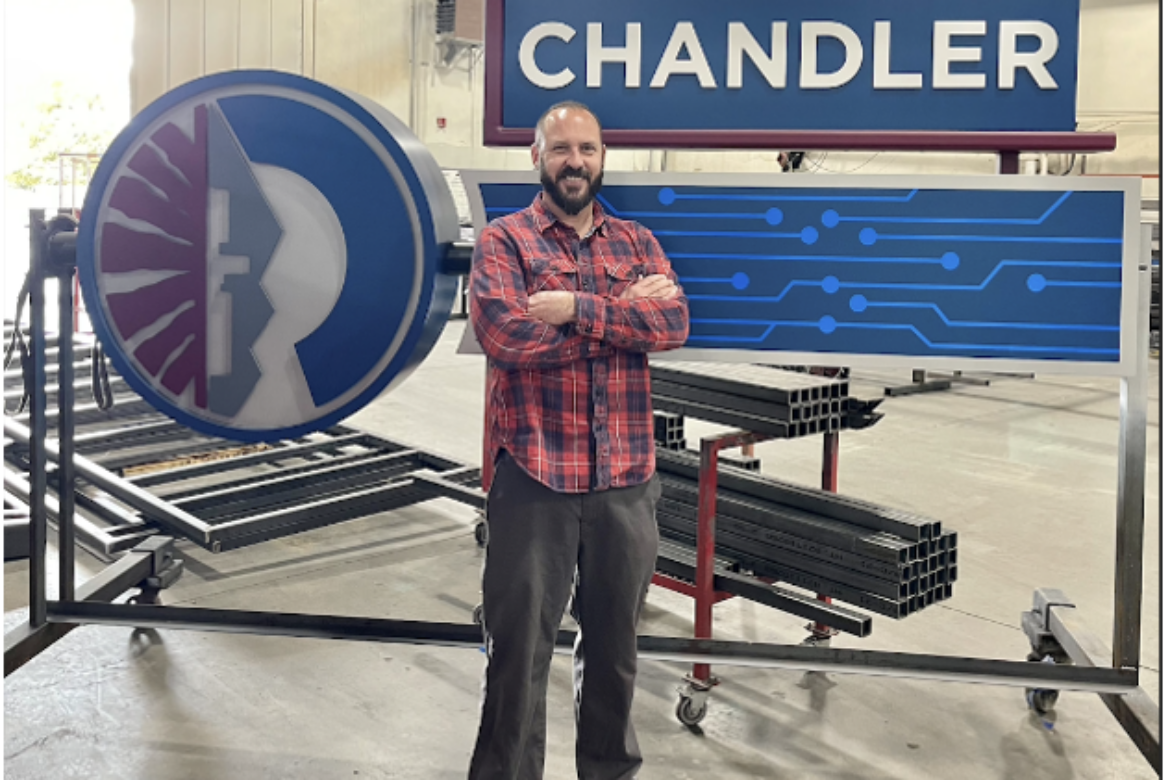 MARK RITENOUR, YESCO DESIGN DIRECTOR, RECEIVES AWARDS