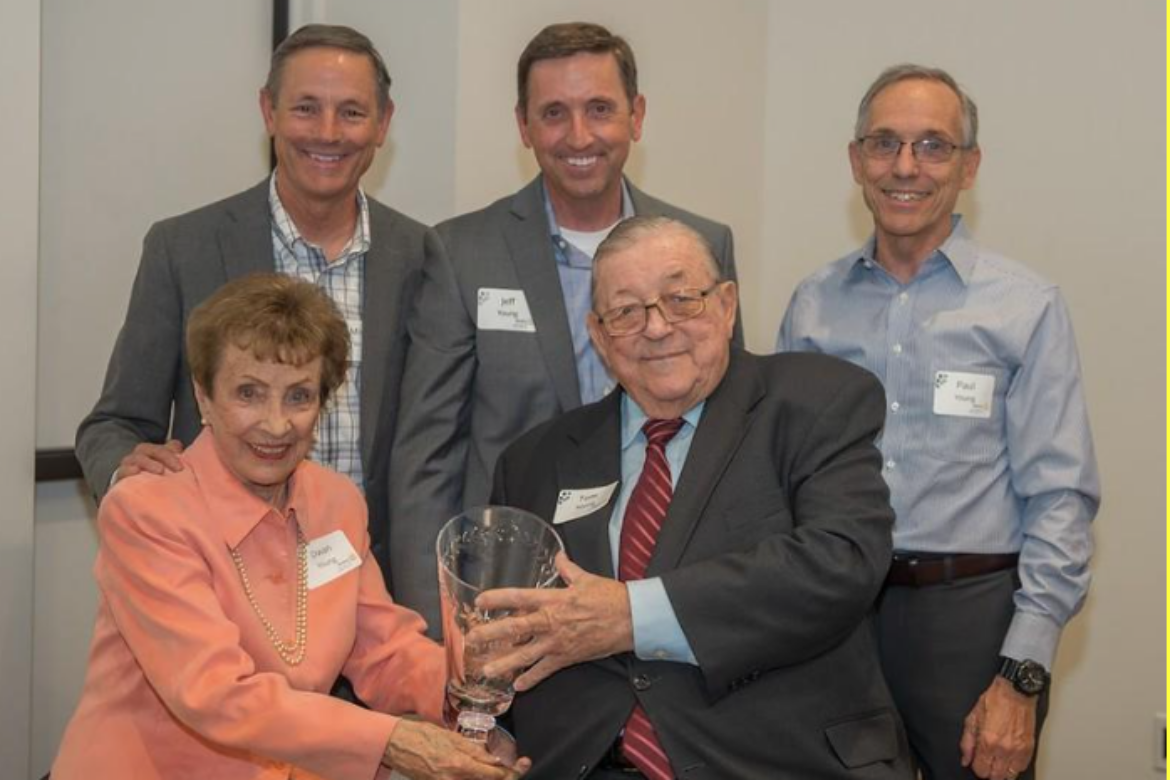 THOMAS YOUNG JR., BOARD CHAIRMAN FOR YESCO, RECEIVES 2022 SUMMIT AWARD