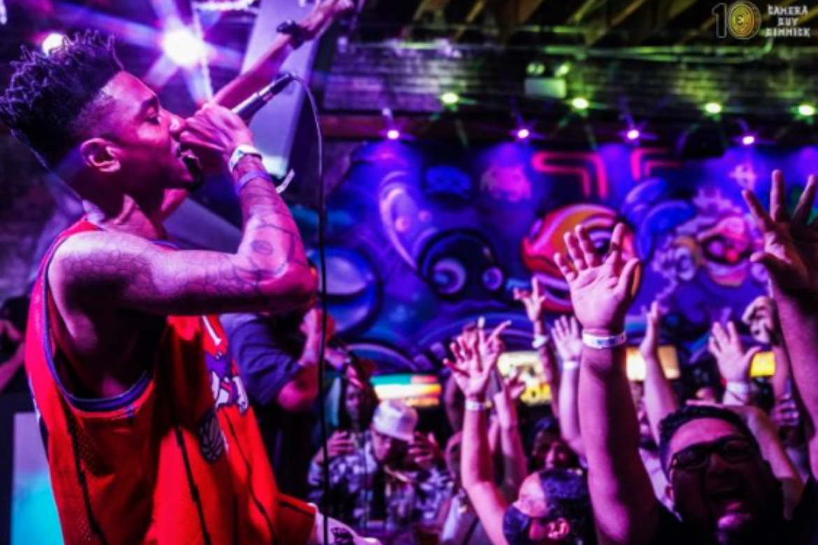 EMPORIUM ARCADE BAR CHICAGO HOSTS LIVE CONCERT TO CELEBRATE 10-YEAR ANNIVERSARY