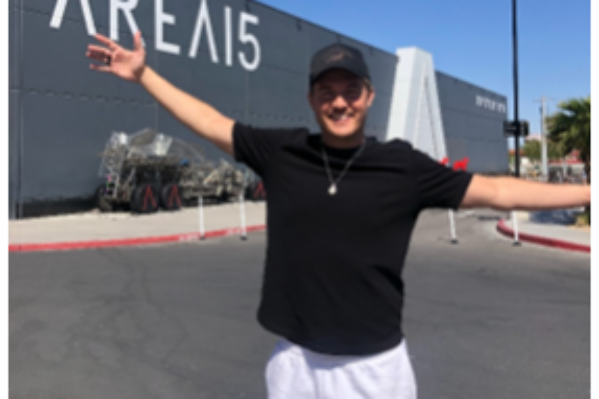 “THE BACHELOR” STAR PETER WEBER VISITS AREA15