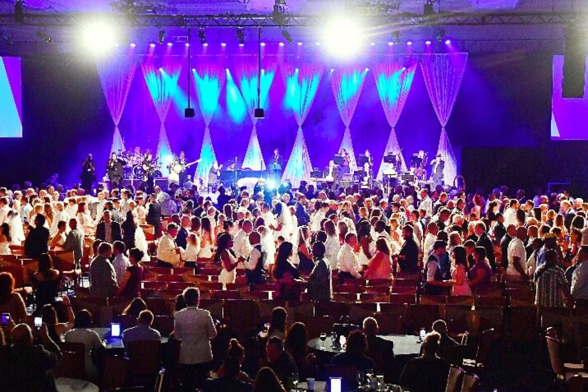 PHOTOS AND VIDEO: WEDDING CAPITAL OF THE WORLD’S 70th ANNIVERSARY