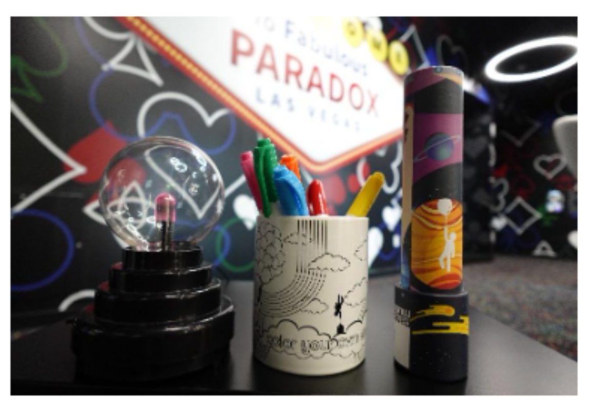CELEBRATE THE HOLIDAYS WITH ART & SCIENCE GIFT BUNDLE FROM PARADOX MUSEUM 